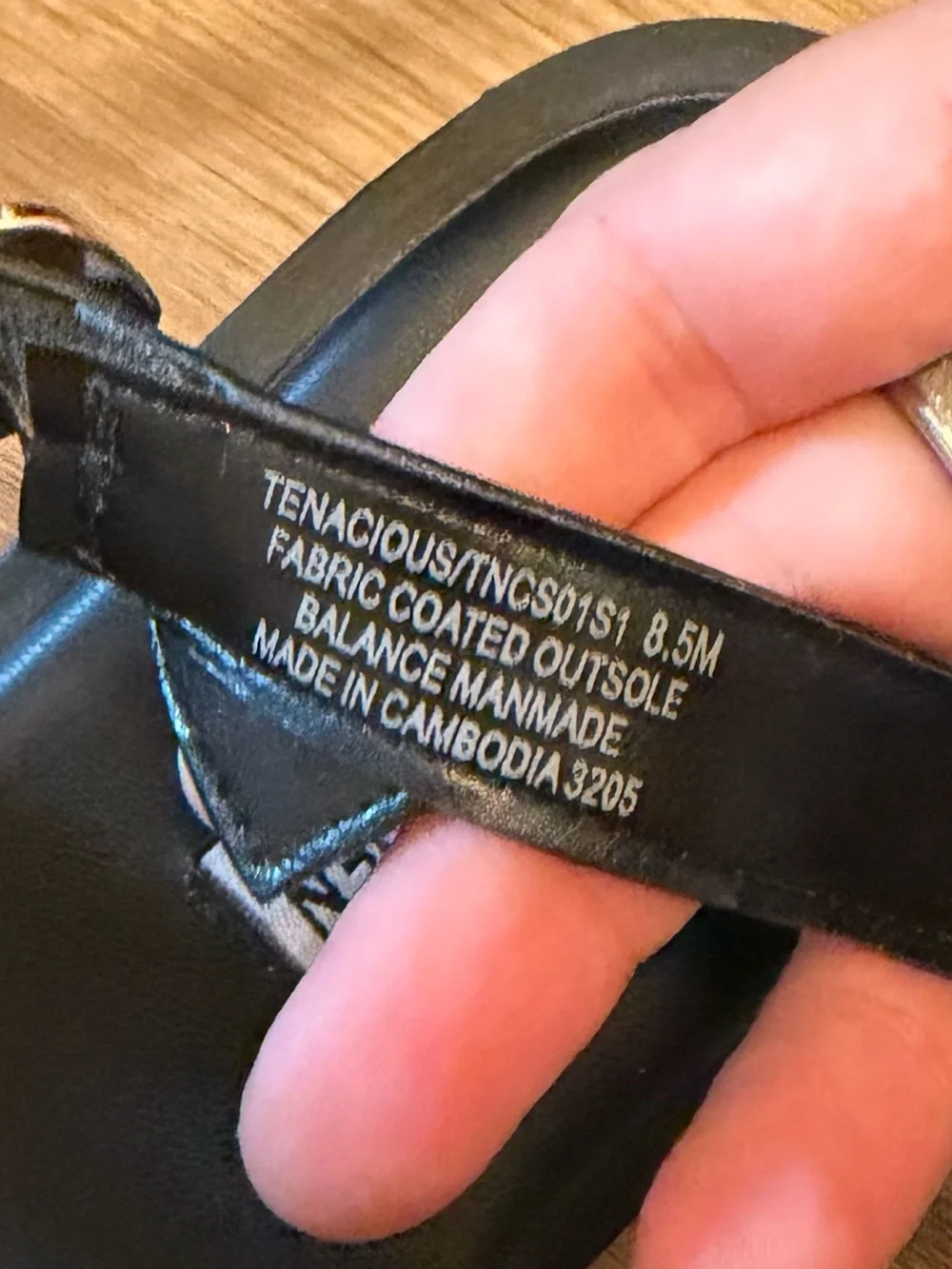 Steve Madden Black & Gold Tenacious Sandals SIZE 8.5 - Picture 4 of 5
